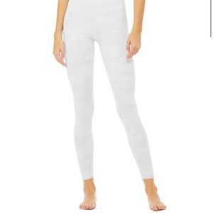 Never worn High-waist Alo Yoga Vapor Legging